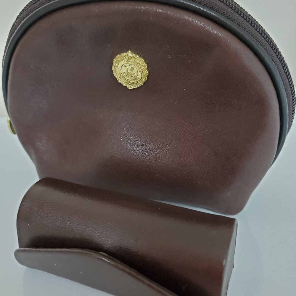 Medallion leather cosmetic bag set